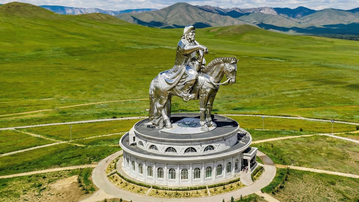 Chinggis Statue