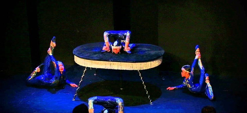 La contorsionniste mongole a gagné une place au Guiness des Records