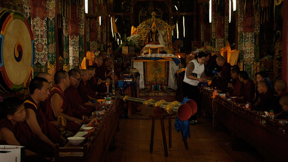 Entre Ciel et Terre : Au cœur du bouddhisme mongol