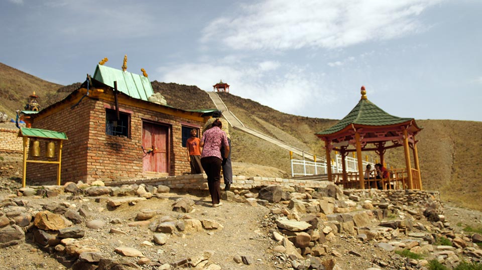 Entre Ciel et Terre : Au cœur du bouddhisme mongol