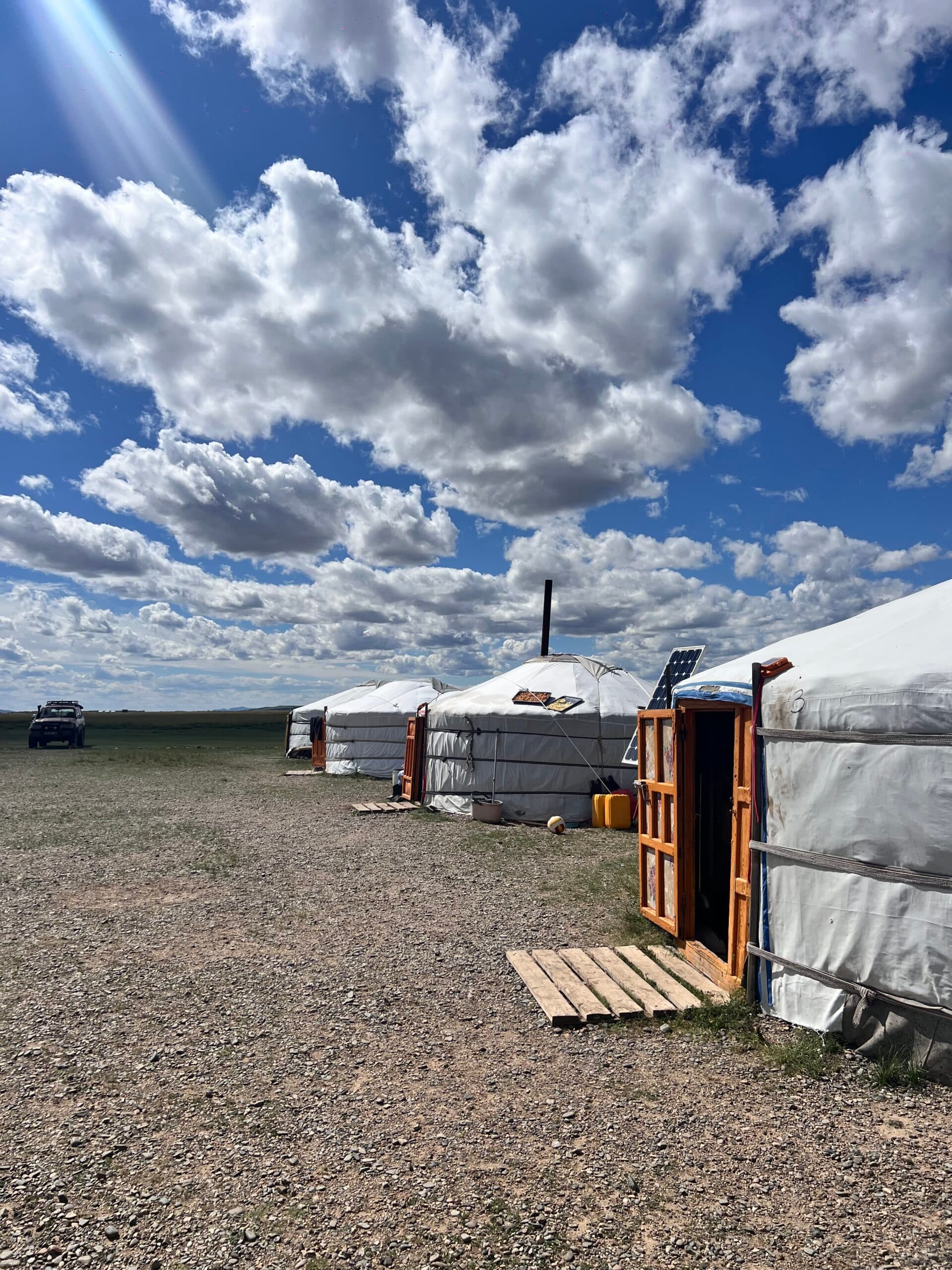 Fête d’Aigle de Sagsai et petit naadam de centre (15-25 septembre)