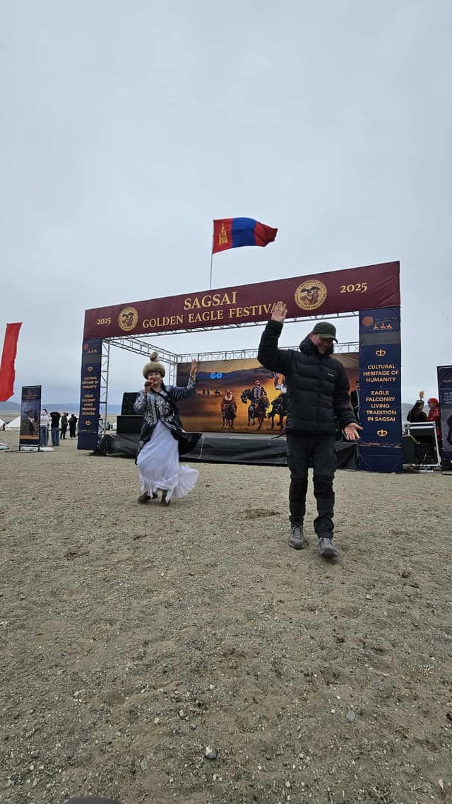 Fête d’Aigle de Sagsai et petit naadam de centre (15-25 septembre)