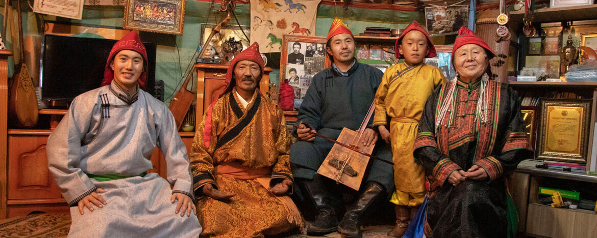 Musiques, chants et danses de l’Altai mongol: Voyage en ligne!